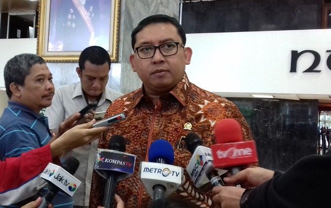 Fadli Zon saat diwawancarai awak media beberapa waktu lalu - Image