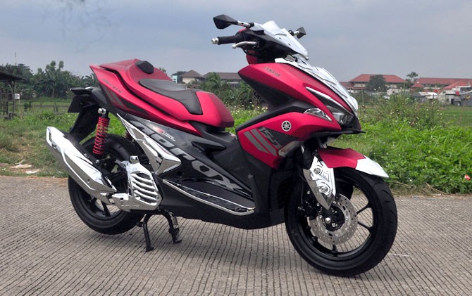 Kombinasi aksesoris krom membuat aerox terlihat elegan meskipun minimalis - Image