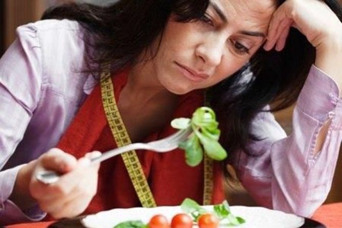 Ilustrasi. Ketahui 5 fakta dan mitos tentang makanan diet. - Image