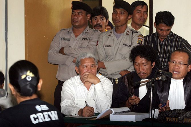 I Nyoman Susrama, terpidana pembunuh wartawan Jawa Pos Radar Bali ( Jawa Pos Radar Bali AA Gde Bagus Narendra Prabangsa) yang mendapat remisi dari presiden. Keputusan ini dianggap mencederai kebebasan pers - Image