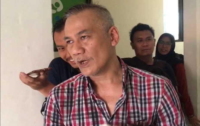 Tio Pakusadewo mengaku lebih segar berkat minum air zam zam. - Image