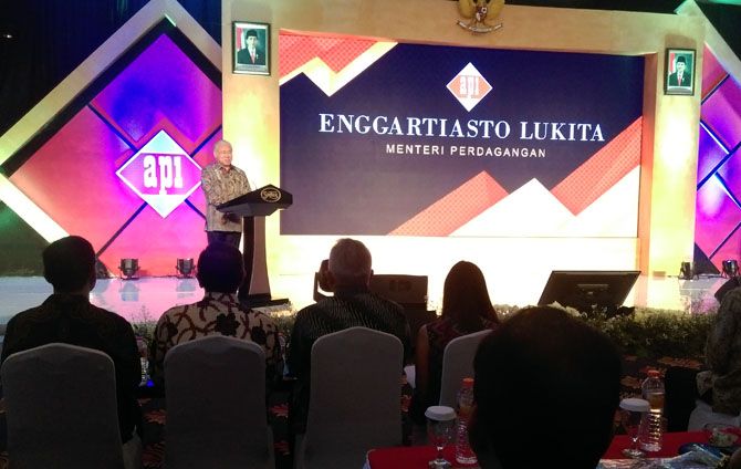 SAMBUTAN: Menteri Perdagangan (Mendag) Enggartiasto Lukita saat memberikan sambutan di acara dialog nasional yang diselenggarakan API di Solo, Rabu (5/9). - Image