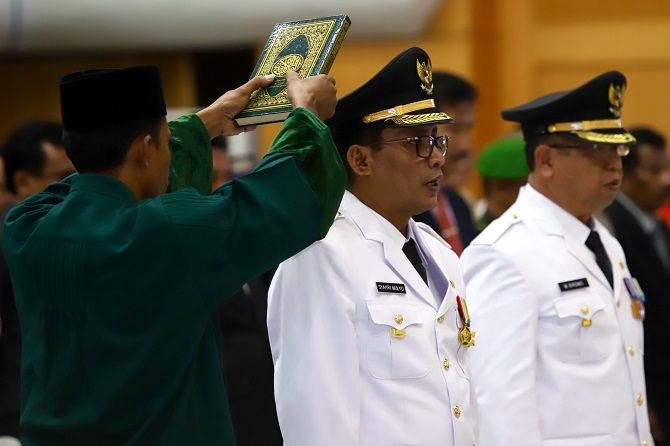 Syahri Mulyo dan Maryoto Birowo dilantik sebagai Kepala Daerah Kabupaten Tulungagung, Selasa (25/9). - Image