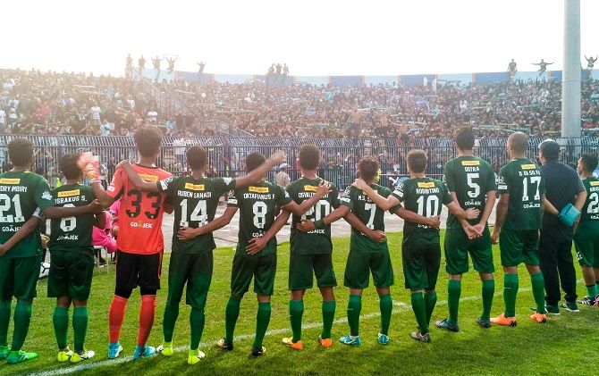 Persebaya terus berjuang untuk bisa lepas dari degradasi. - Image