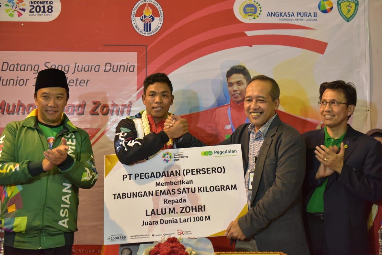 Lalu Muhammad Zohri dapat tabungan emas dari Pegadaian - Image