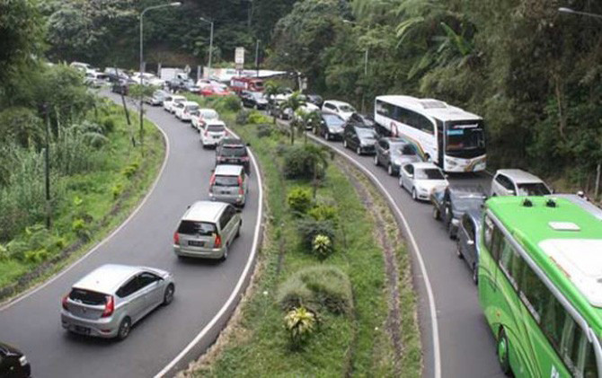 Pemudik bisa memanfaatkan jalur pantai selatan (Pansela). Kelebihannya dibanding Pantura, Pansela menawarkan eksotisme pemandangan alam - Image