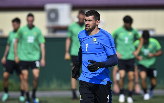 Mat Ryan undang keluarga besarnya ke Rusia untuk ikut memberikan dukungan langsung kepada dirinya. - Image