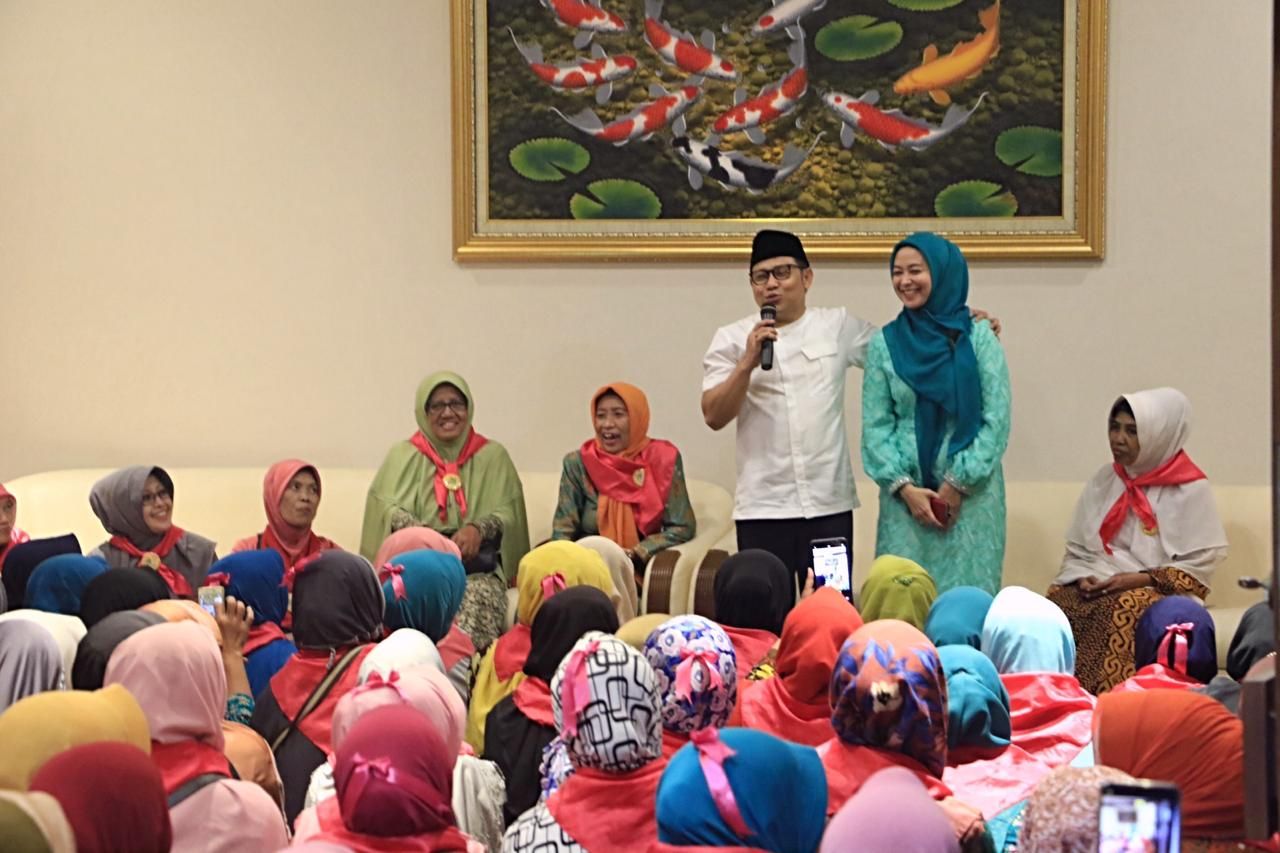 Ketua Umum PKB, Abdul Muhaimin Iskandar ketika bersilaturahmi dengan ratusan kader Muslimat NU di Warung Sila, Jakata Selatan, Sabtu (26/1). - Image