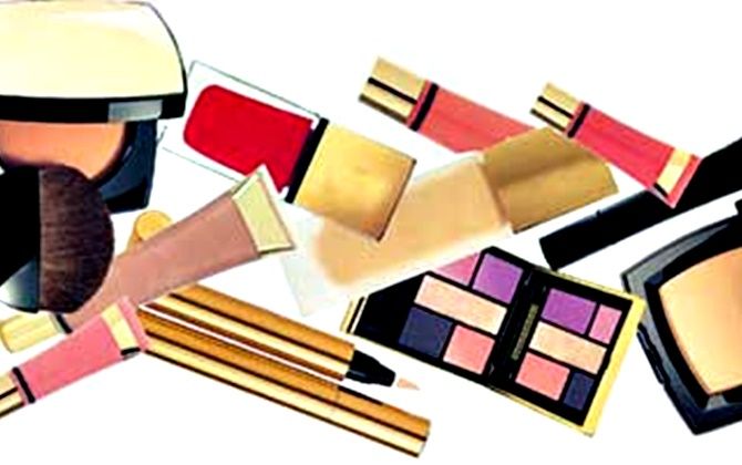 Ilustrasi produk make-up lokal. - Image