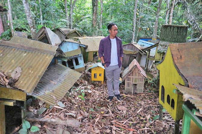 Kampung kecil Pahajatan di Desa Tungkap, Paringin Selatan, Balangan, Kalsel. Situs ini menjadi tempat mereka yang meminta hajat dikabulkan. - Image