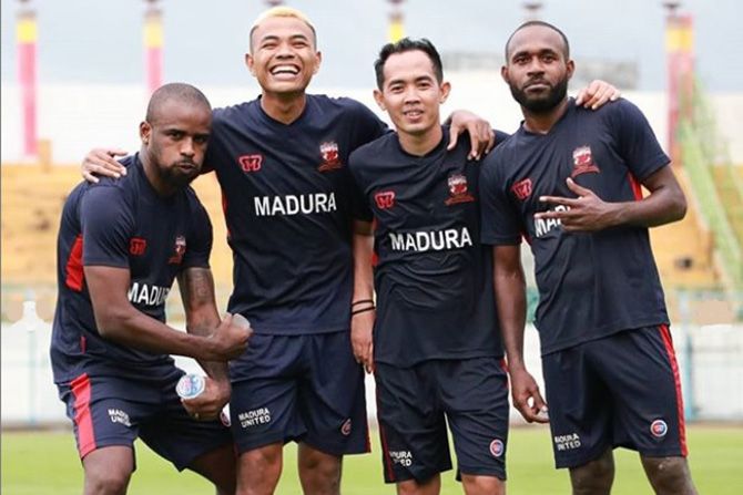 Skuad Madura United semringah kedatangan sejumlah penggawa Timnas Indonesia. - Image