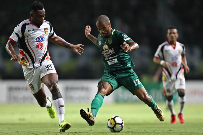 David da Silva mencetak hat-trick saat Persebaya menang 4-1 atas Mitra Kukar - Image