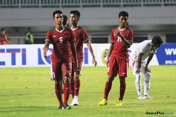 Bagas Adi Nugroho (nomor 5) diminati PSM Makassar - Image