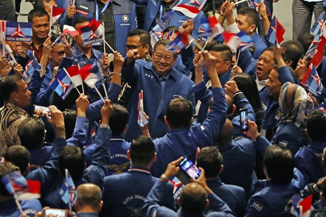 Ketua Umum Partai Demokrat Susilo Bambang Yudhoyono menyampaikan pidato politiknya dalam Ulang Tahun Partai Demokrat ke-17 di Djakarta Theatre XXI, Jakarta, Senin (17/9). Pidato SBY mengangkat tema - Image