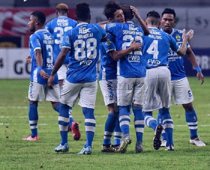 Persib Bandung hanya bisa meraih hasil imbang saat jamu Bali United di Stadion Batakan, Balikpapan. - Image