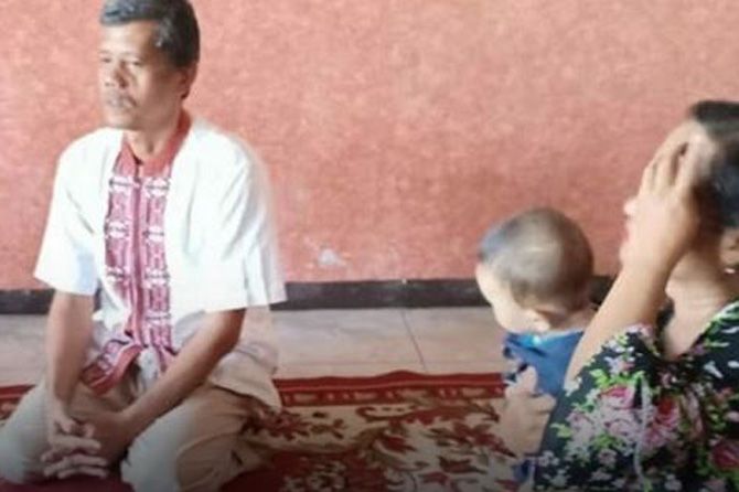 Orang tua MRD, Nurhidayat syok anaknya tiba-tiba berada di Tiongkok. - Image