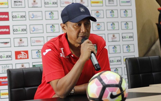Rahmad Darmawan mendapat sanjungan Djadjang Nurdjaman saat bertandang ke Persebaya. - Image