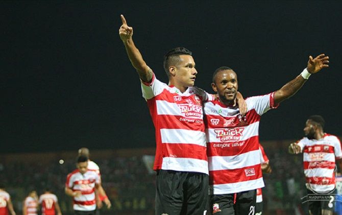 Zah Rahan saat masih bersama Raphael Maitimo di Madura United. - Image