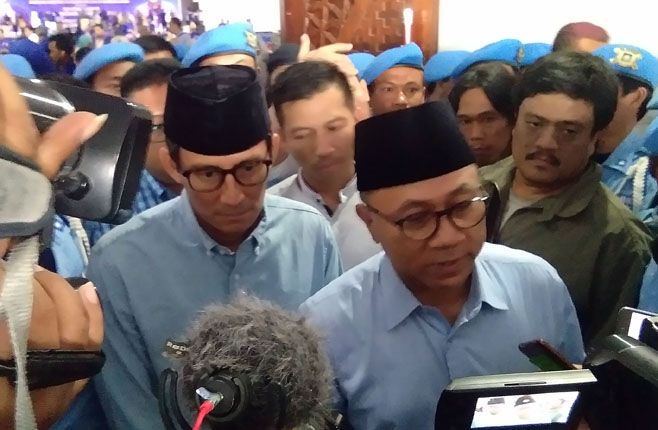PILPRES: Ketum PAN Zulkifli Hasan dan Cawapres nomor urut 2 Sandiaga Uno usai menghadiri silaturahmi kader PAN di UTC Convention Center, Semarang, Senin (24/9). - Image