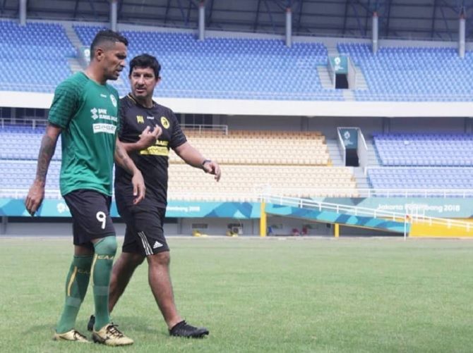 Alfredo Vera langsung ngebut untuk mendongkrak performa Sriwijaya FC. - Image