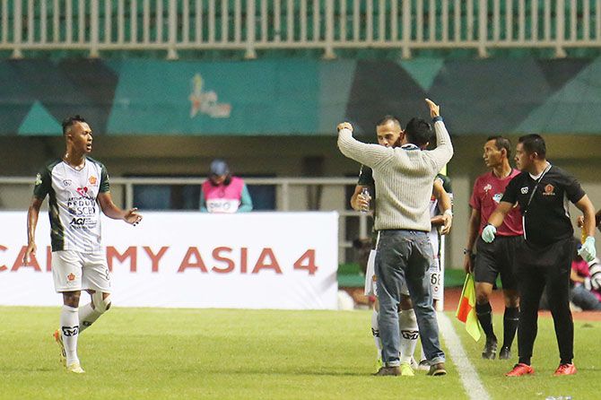 PS TIRA tak punya pilihan kecuali menang di kandang Borneo FC. - Image