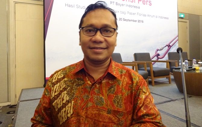 Dokter Spesialis Saraf dari Rumah Sakit Ciptomangunkusumo Dr. Mohammad Kurniawan, Sp.S(K) dalam diskusi paparan hasil studi XANAP bagi pasien dengan gangguan irama jantung di Indonesia. - Image