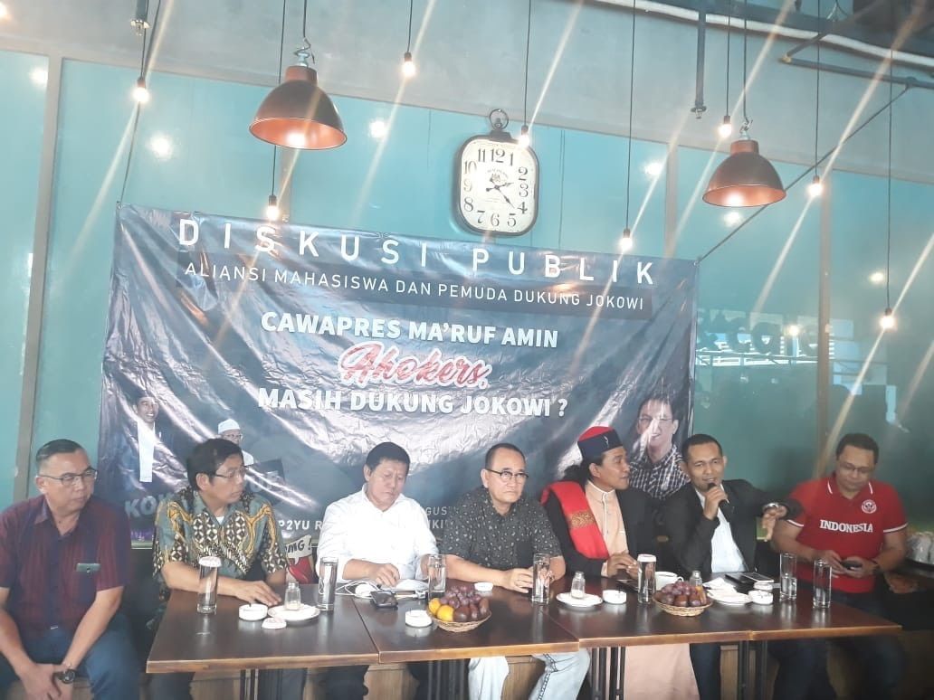 Relawan pendukung Basuki Tjahaja Purnama (Ahok) yang akrab disebut Ahokers memastikan akan mendukung Joko Widodo dan Ma - Image