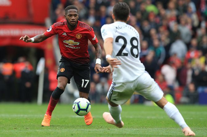 Aksi Fred saat melawan Wolves. Man United hanya bermain imbang 1-1 - Image