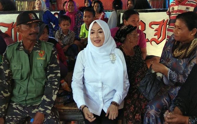 Kalah di Pilbup Cirebon 2018, Dian Hernawa Susanty banting stir dan memilih maju nyaleg di Pileg 2019 - Image