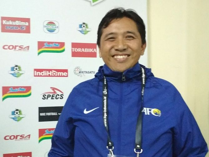 Media Officer Arema, Sudarmadji memastikan telah gagal merekrut striker asing. - Image