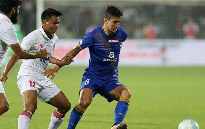 Leo Costa disebut-sebut sebagai incaran Persija untuk mengisi slot pemain asing. - Image