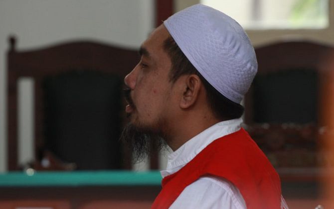 Bos Abu Tours Hamzah Mamba. - Image