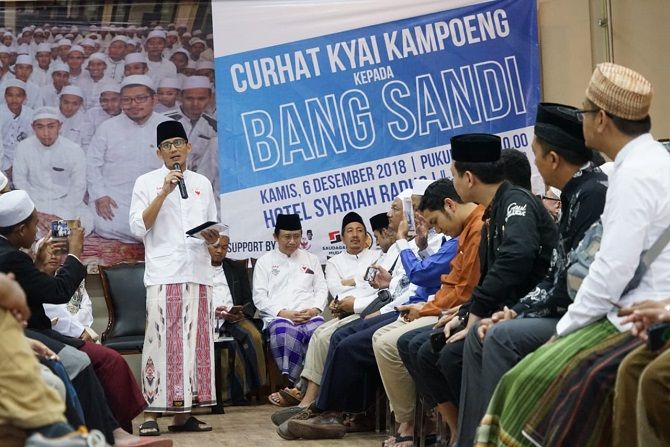 Cawapres Nomor Urut 02 Sandiaga Uno berjanji akan memberikan kesejahteraan kepada kiai dan guru ngaji sampai ke pelosok desa. - Image