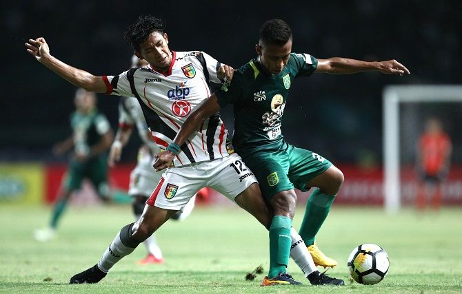 Skuad Persebaya siap hadapi Arema di Kanjuruhan. - Image
