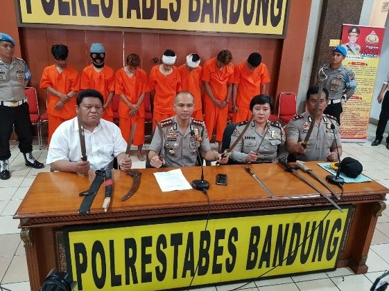Kapolrestabes Bandung, Kombes Pol Hendro Pandowo. - Image