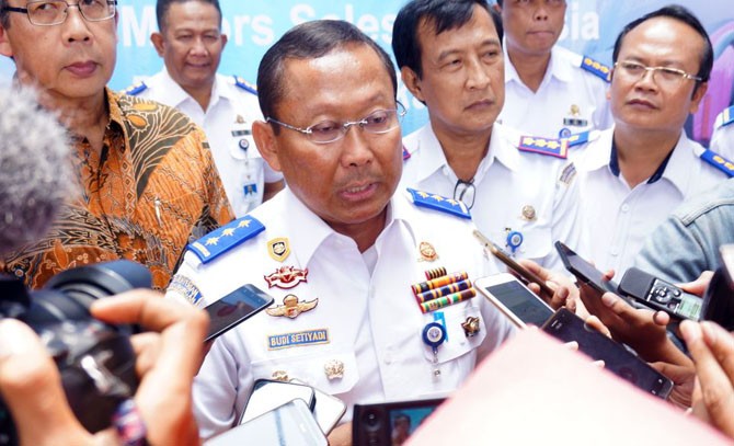 TERMINAL: Dirjen Perhubungan Darat Kementerian Perhubungan Budi Setiyadi saat memberikan keterangan kepada wartawan, Sabtu (21/4). - Image