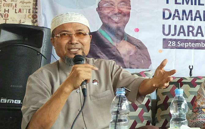 Caleg PBB untuk DPR RI asal Sumatera Barat yang juga merupakan alumnus 212, Buya Irfianda Abidin. - Image