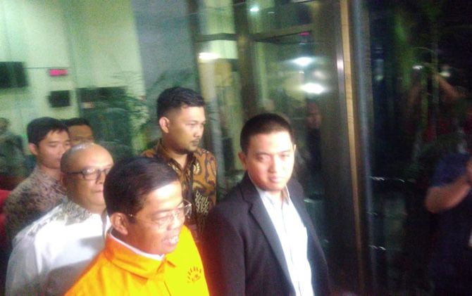 Idrus Marham saat hendak ditahan - Image