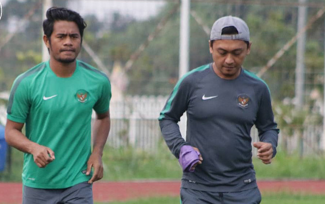 Ilham Udin (kiri) mampu mencetak gol saat Indonesia beruji coba melawan Islandia - Image