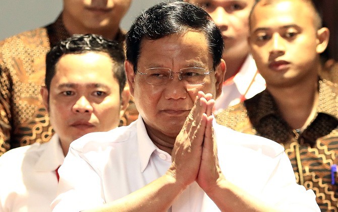 Ketua Umum Gerindra Prabowo Subianto siap menerima mandat partainya untuk maju di Pilpres 2019. Banyak nama tokoh yang sudah dijaring untuk posisi cawapres dirinya. - Image
