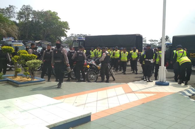 Jumlah personel yang disiapkan untuk pengamanan laga kandang Arema FC ke depan dipastikan berkurang - Image
