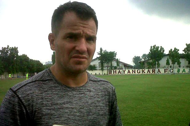 Simon McMenemy tak pernah bisa melupakan Kota Surabaya. - Image