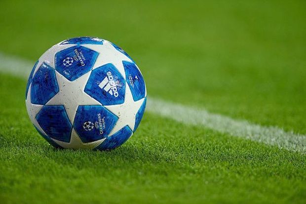 Sebanyak 16 tim telah memastikan diri lolos dari babak penyisihan grup Liga Champions. Usai melewati persaingan sengit, mereka akhirnya melangkah ke sistem gugur yang mulai digelar pada 12-13 Februari 2019. - Image