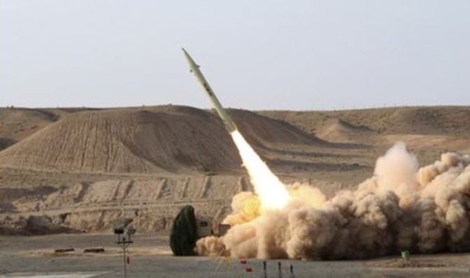 Kantor berita Pemerintah Syria, Sana yang mengutip sumber militer, melaporkan pertahanan udara telah menangkis serangan rudal Israel di T4 - Image