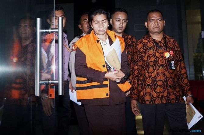 Merry Purba membantah menerima uang suap SGD 150.000, Rabu (29/8). - Image