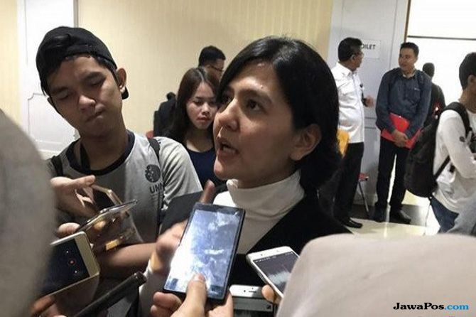 Ratu Tisha mengatakan bahwa Fakhri Husaini tak lagi melatih Timnas U-16 bukan karena menjadi narasumber dalam acara televisi - Image