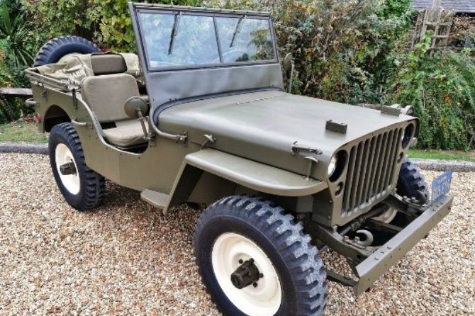 Jeep Willys lansiran tahun 1945 milik Steve MCQueen (Carscoops) - Image