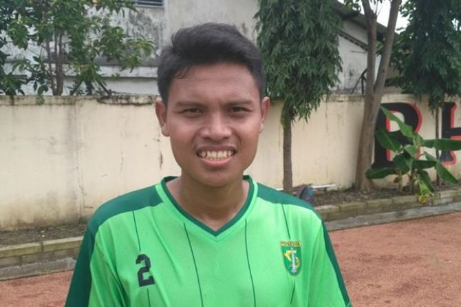 Fandi Eko Utomo bakal berhadapan langsung dengan adik kandungnya saat Persebaya menjamu Bhayangkara FC. - Image