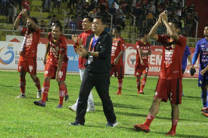 Selebrasi pemain Semen Padang usai menang atas Persiraja - Image