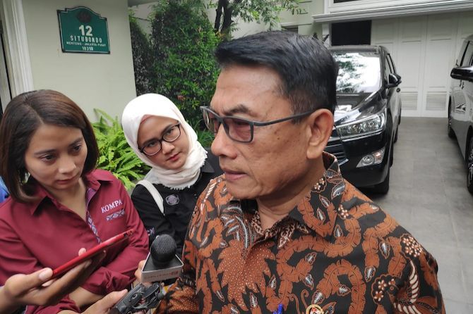 Moeldoko menegaskan, kabar pembebasan pendiri Pondok Pesantren Al-Mu - Image